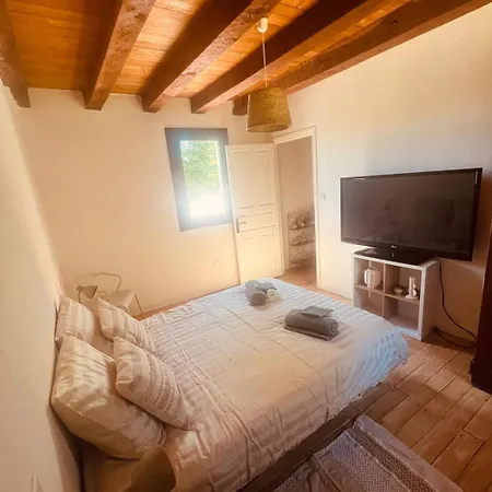 Semesterbostad Vacation Home With Pool Saint-Martin-le-Redon